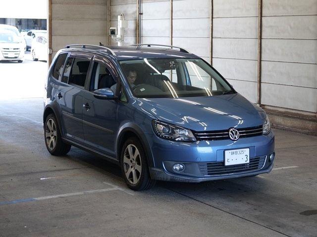 2094 VOLKSWAGEN GOLF TOURAN 1TCTHW 2012 г. (ARAI Bayside)